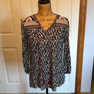 Casual summer knit top, black and white with pink and peach accents